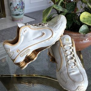 Nike Shox Gold and Pearl size 6Y or 7.5W